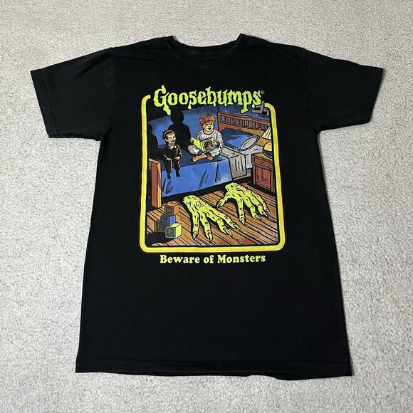 Goosebumps Shirt Mens Small Monsters RL Stine Graphic Horror TV Movie - Picture 1 of 8